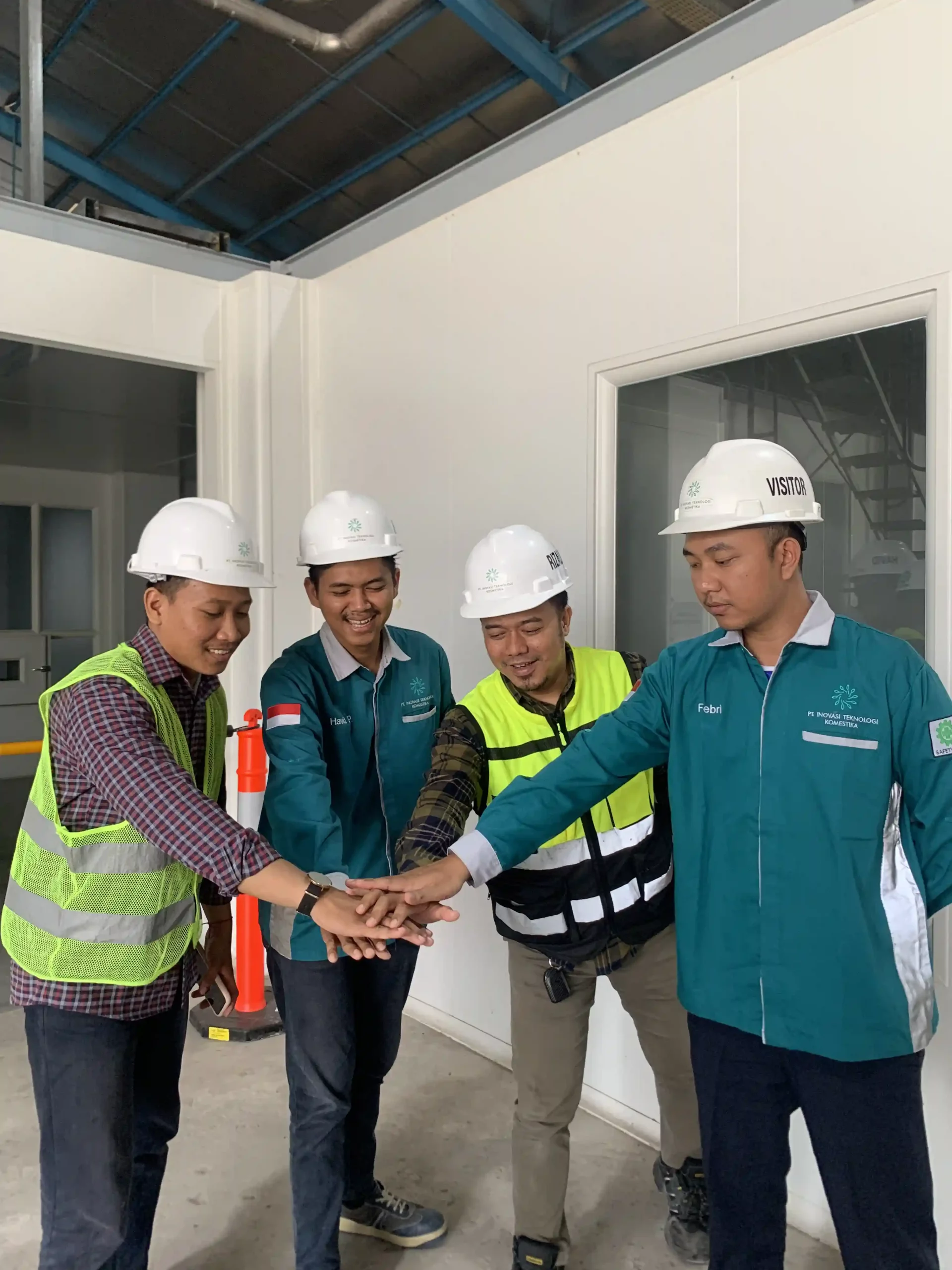 pekerja menerapkan k3